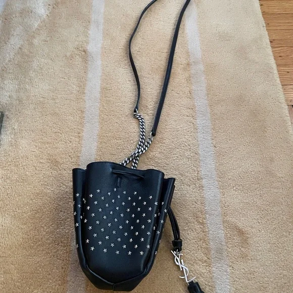 Saint Laurent small Emanuelle crossbody bucket bag - Picture 6 of 13